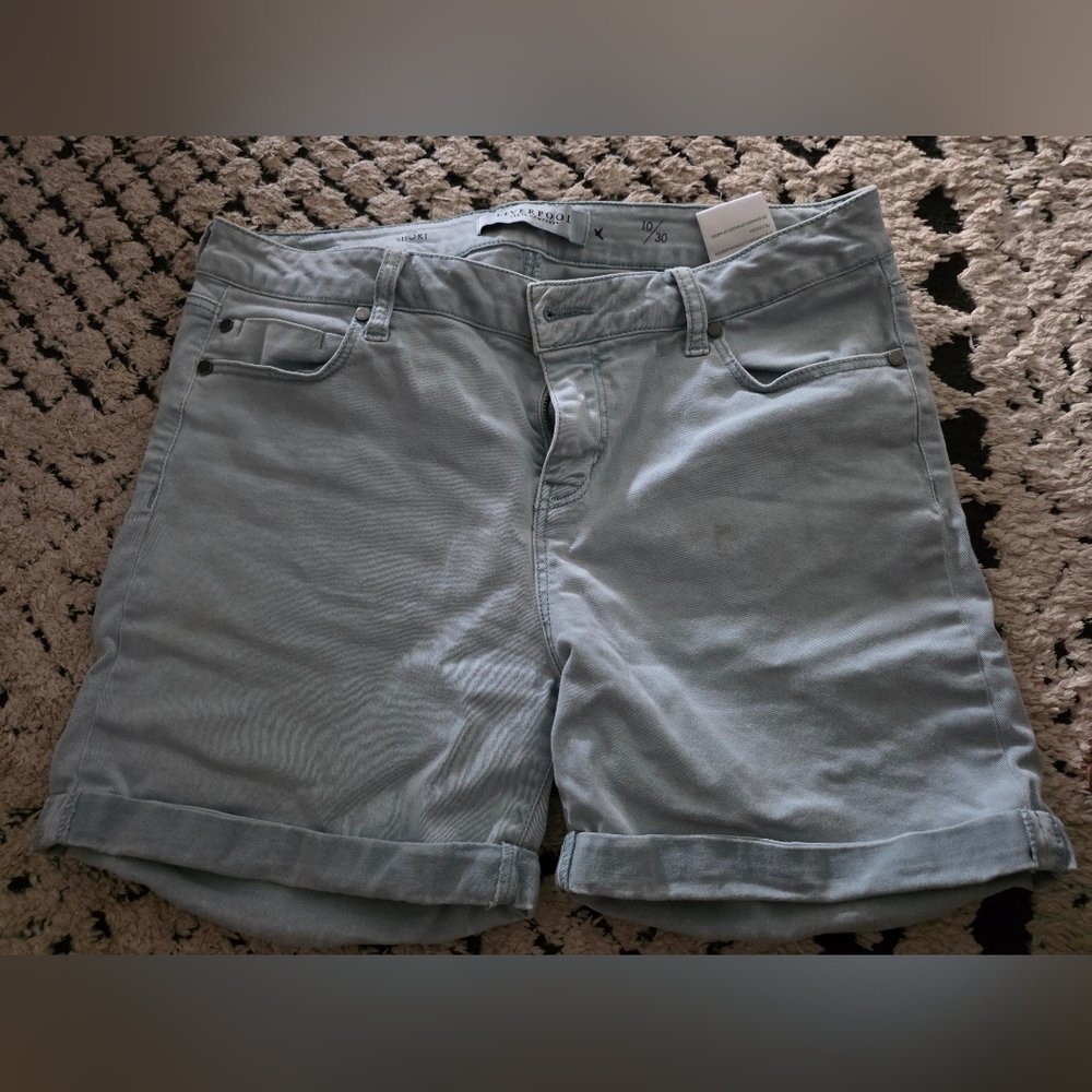 Liverpool womens 10/30 light blue shorts